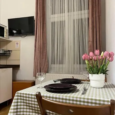 A3 Parliament Sunflower Cozy Апартаменты