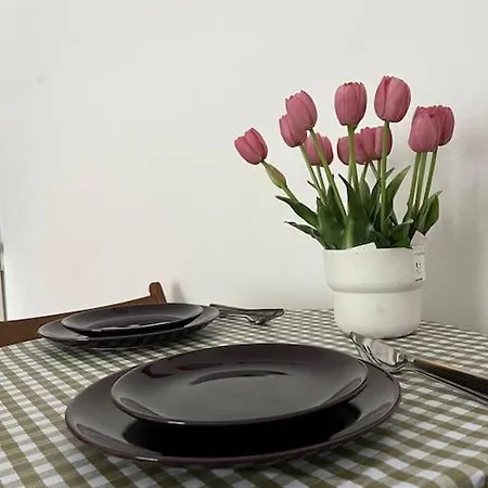 A3 Parliament Sunflower Cozy Апартаменты *