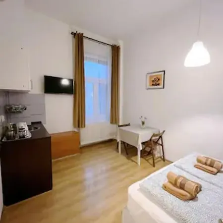 A3 Parliament Sunflower Cozy *