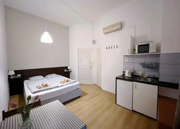 A3 Parliament Sunflower Cozy Apartmán *